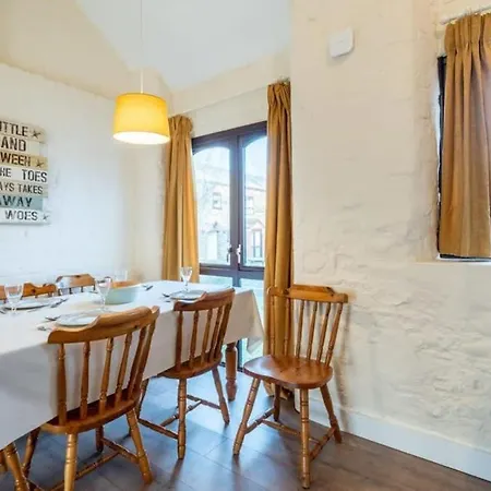 Duo Of Lovely Nr - Sleeps 10